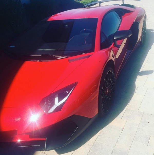 Chris Brown vua “dap thung” Lamborghini Aventador SV-Hinh-2